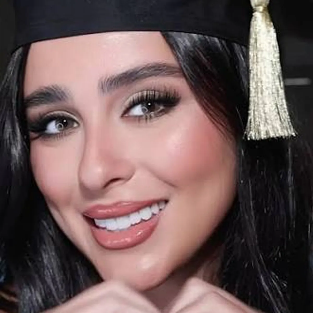 ميكب تخرج